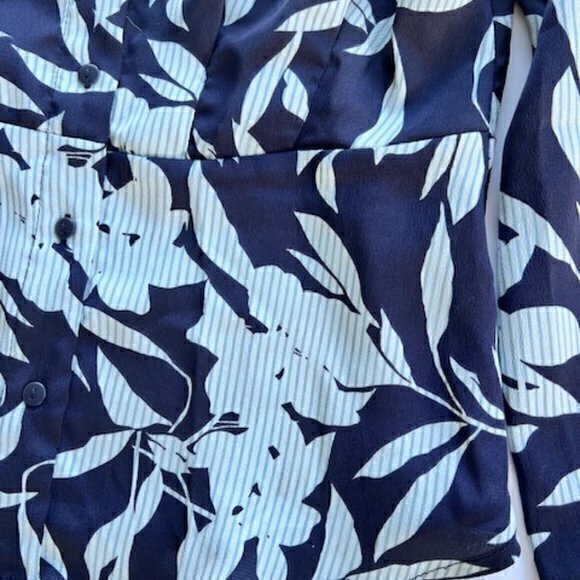 SALE!! 2 for $15 Vero Moda Floral Long Sleeve‎ Top Small Pin Stripe Blue - Picture 9 of 11